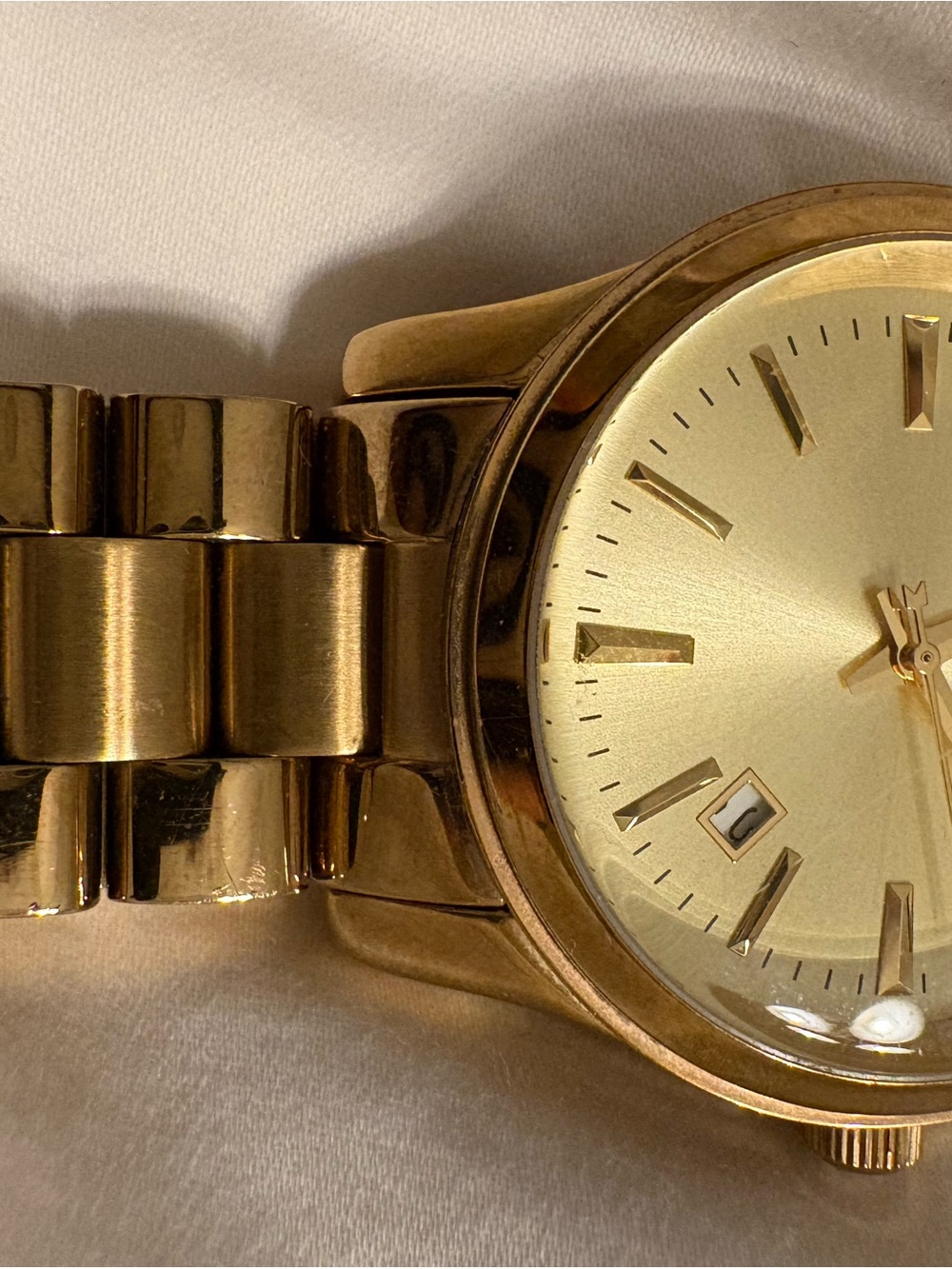 Michael Kors women Gold Watch - Picture 3 of 6